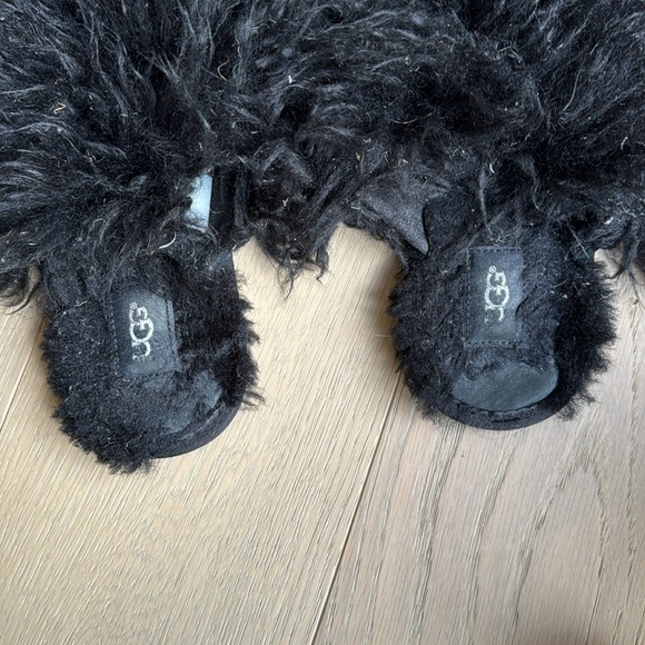 UGG | Black slipper ‘19 - Picture 3 of 3